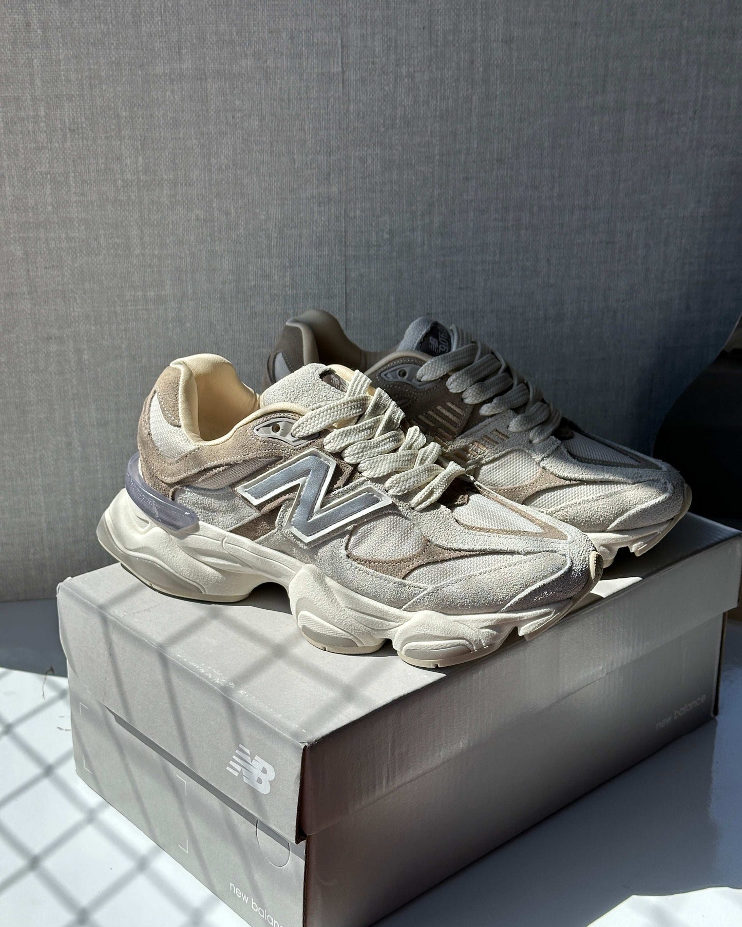 Tênis NB 9060 Nude Feminino em Camurça