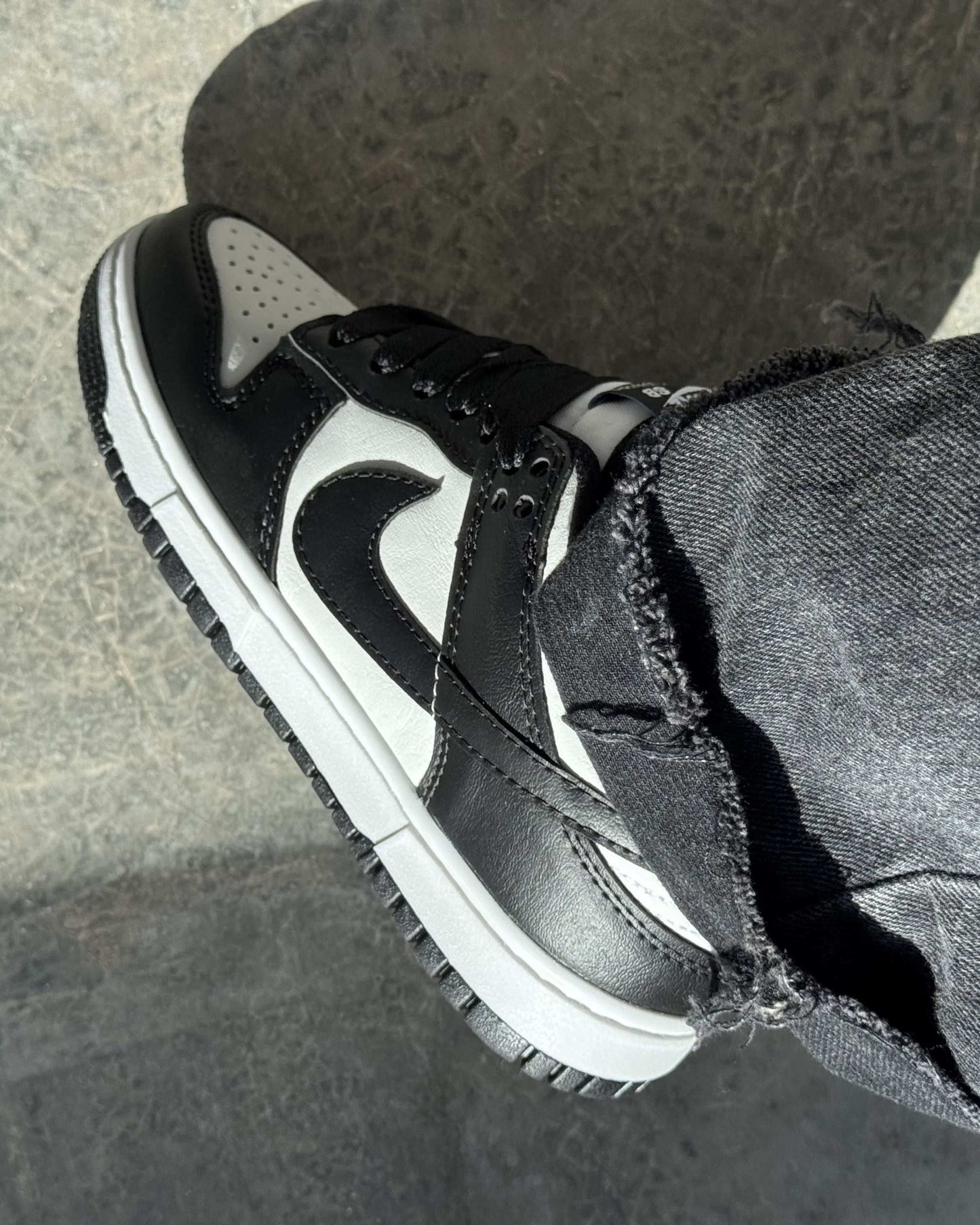 Tênis Dunk Preto e Branco Feminino Casual