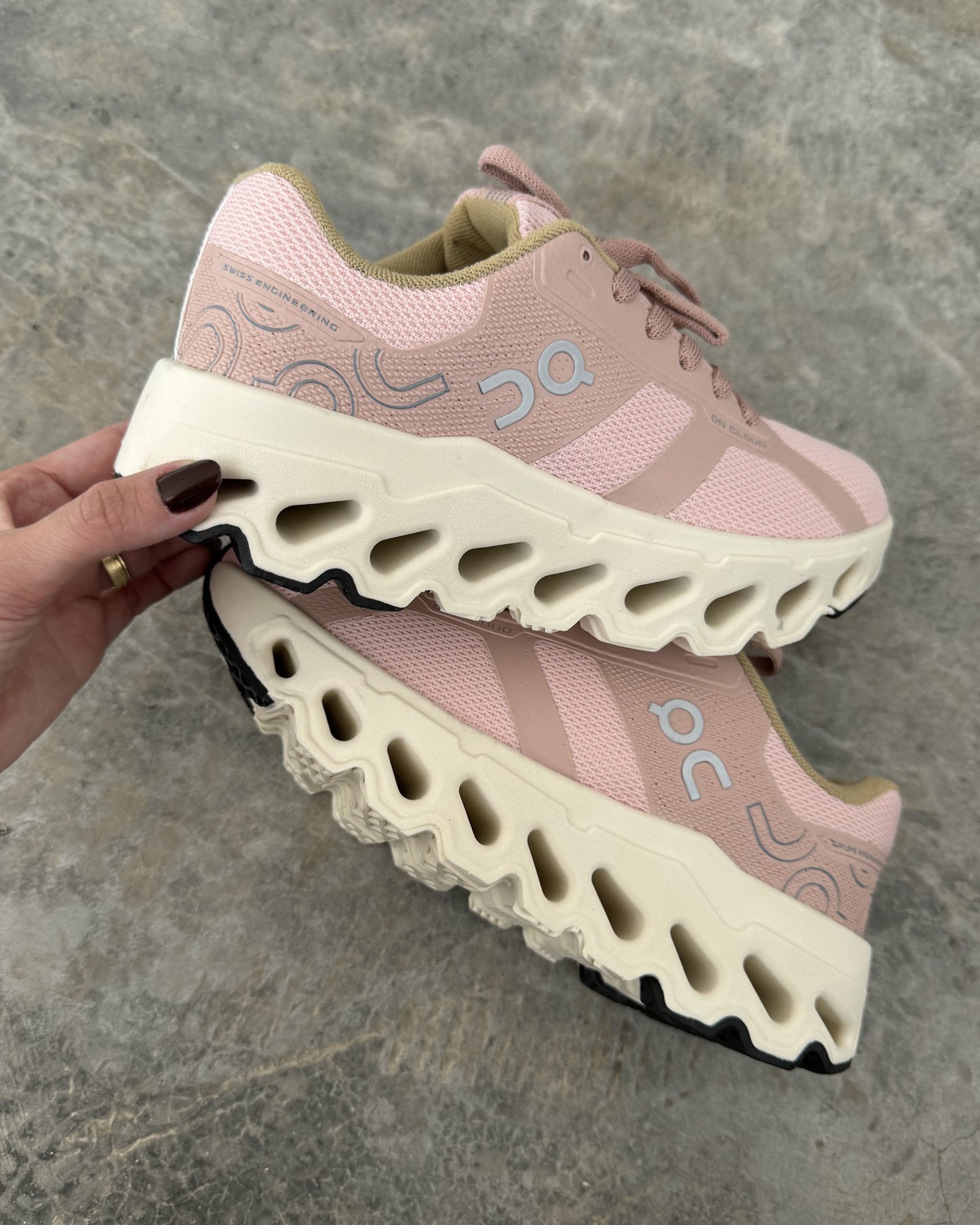 Tênis Running On Cloud Rosa Feminino