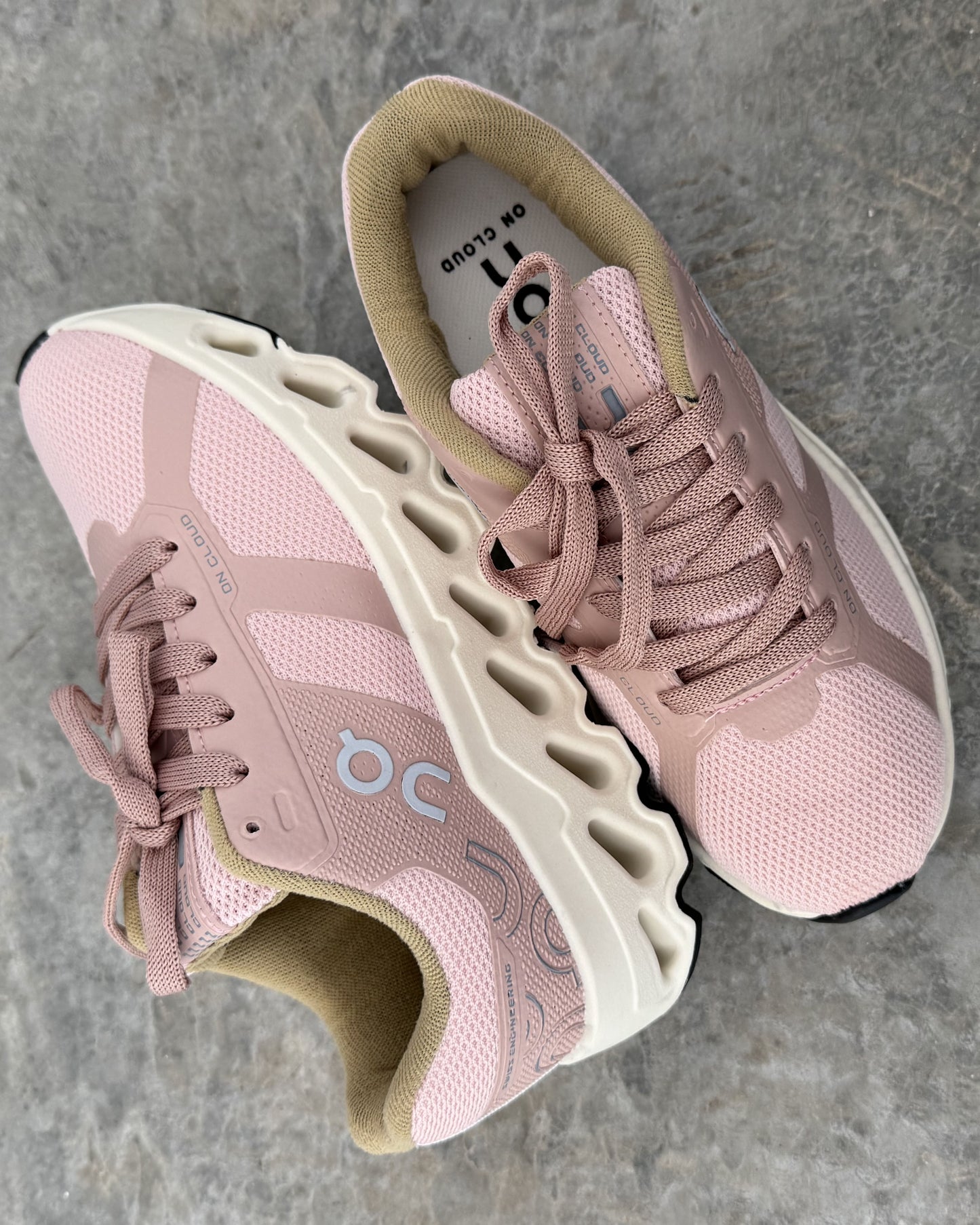 Tênis Running On Cloud Rosa Feminino