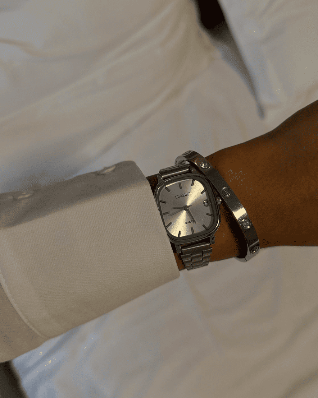 Relógio Casio Feminino Vintage Prata com Mostrador Branco