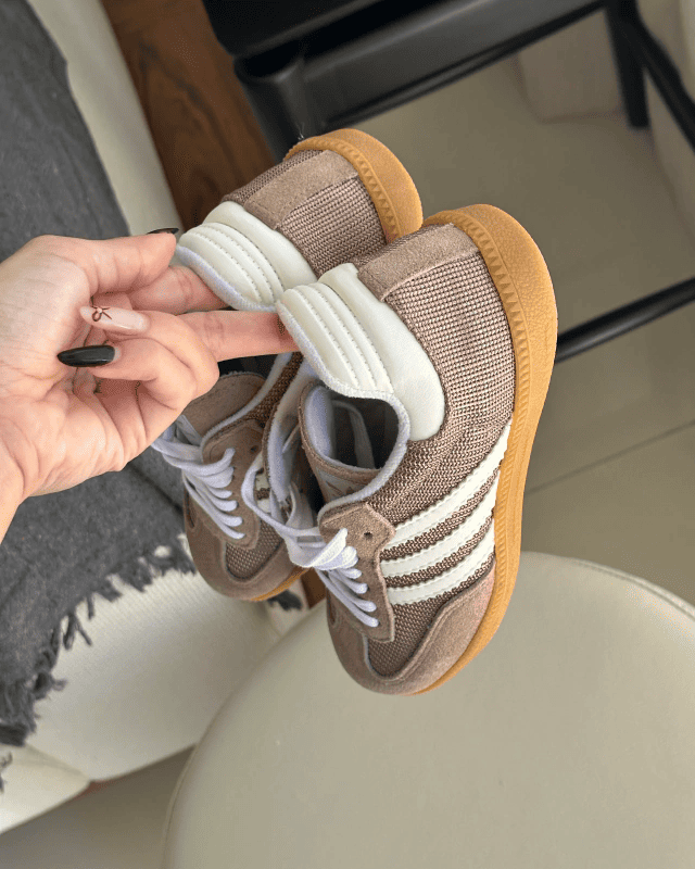 Tênis Samba Cardboard Nude Feminino em tecido knit e camurça com sola de borracha