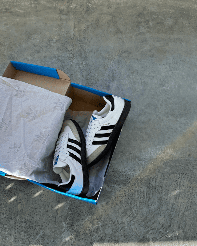 Tênis Samba OG Branco e Preto em Couro Legítimo com Design Retrô