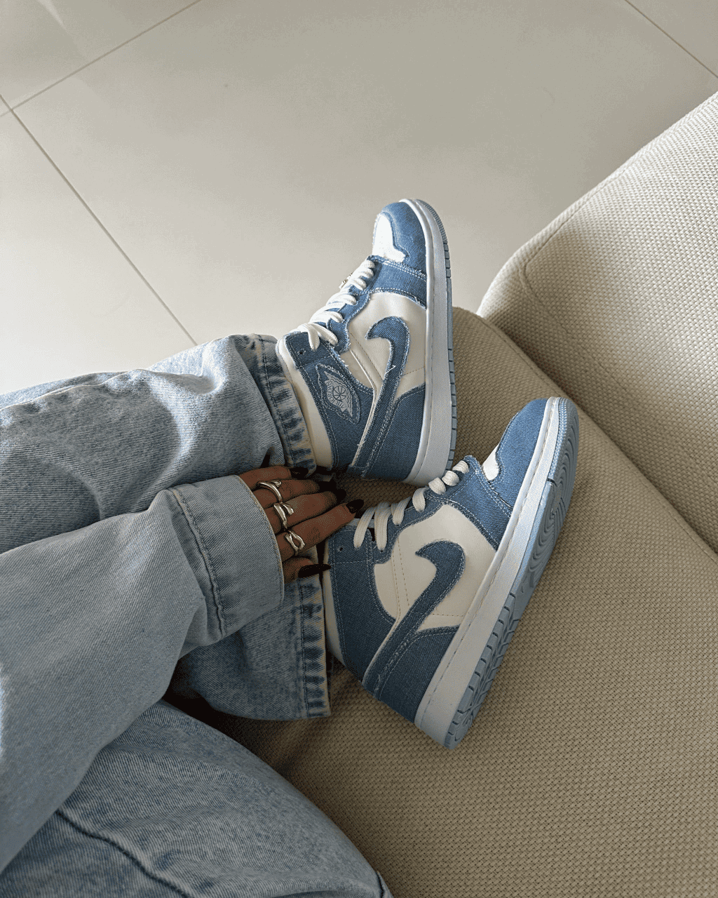 Tênis Jordan Denim Jeans Feminino com Pingentes no Cadarço