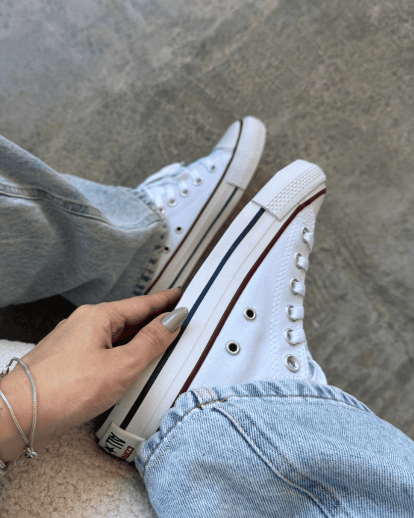 Tênis All Star branco feminino cano baixo com solado vulcanizado clássico