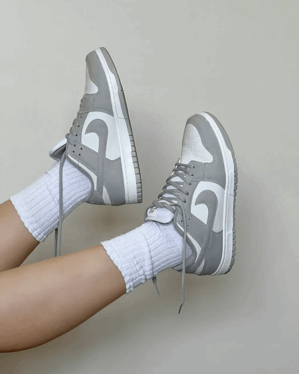 Tênis Dunk Cinza Feminino Casual Confortável e Estiloso
