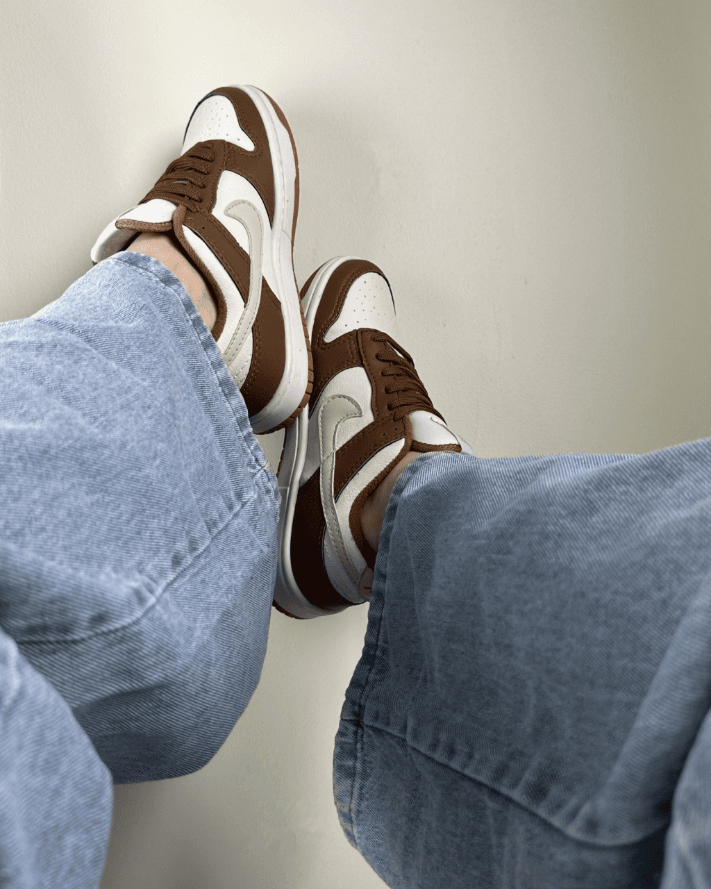 Tênis Dunk Marrom e Off White Feminino Casual com Duas Opções de Cadarço