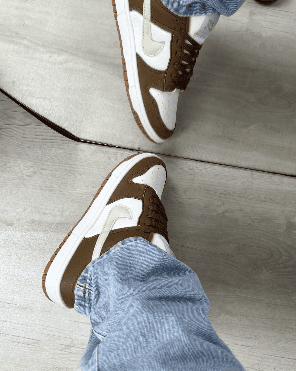 Tênis Dunk Marrom e Off White Feminino Casual com Duas Opções de Cadarço