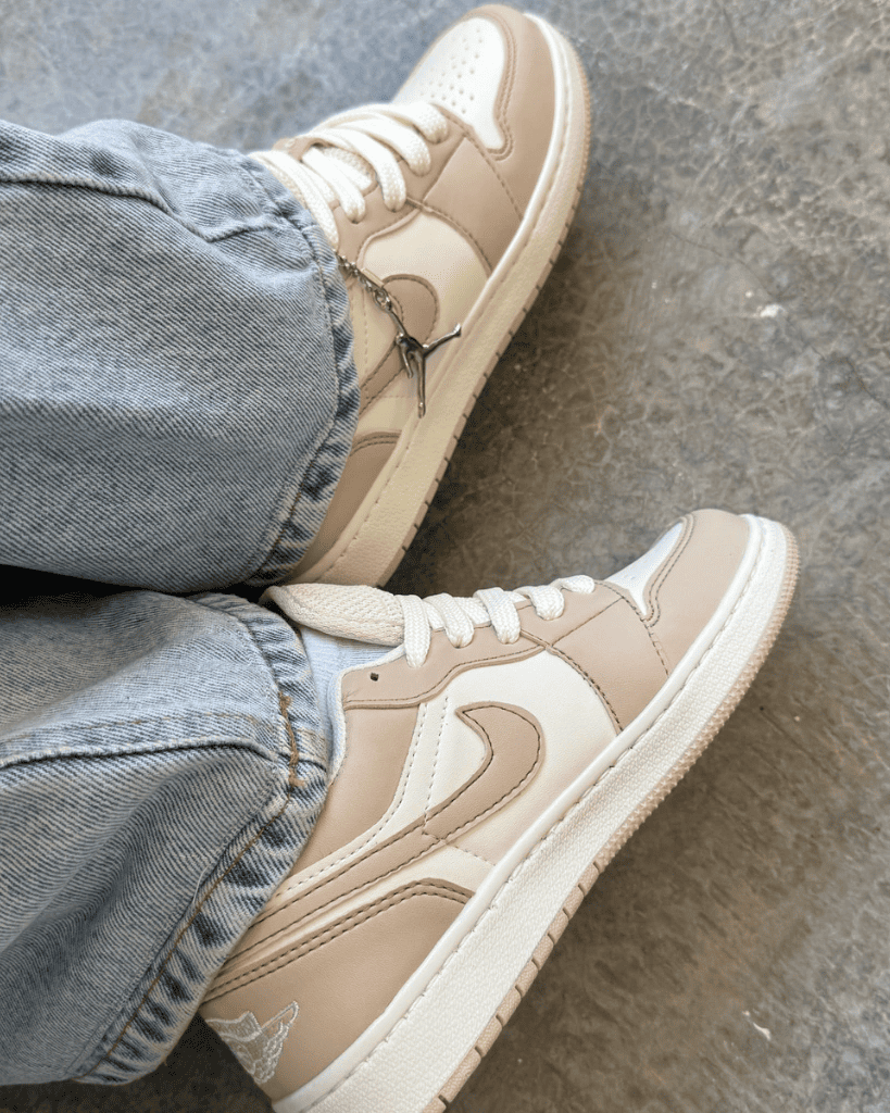 Tênis Jordan Low Nude Feminino com Duas Opções de Cadarço