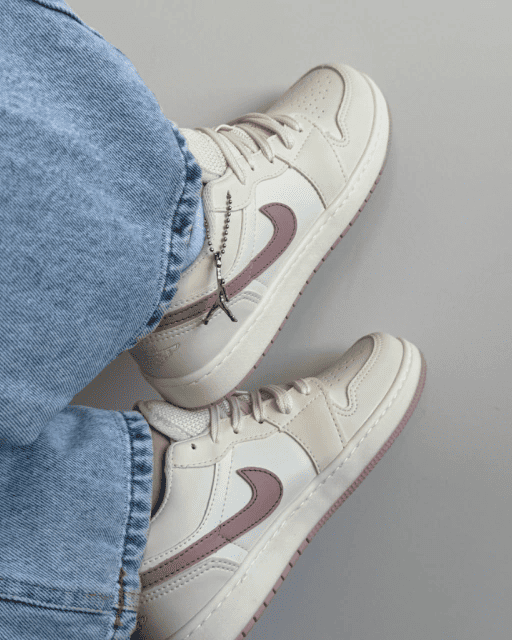 Tênis Jordan Low Off White Rosa Feminino com Cadarço Extra