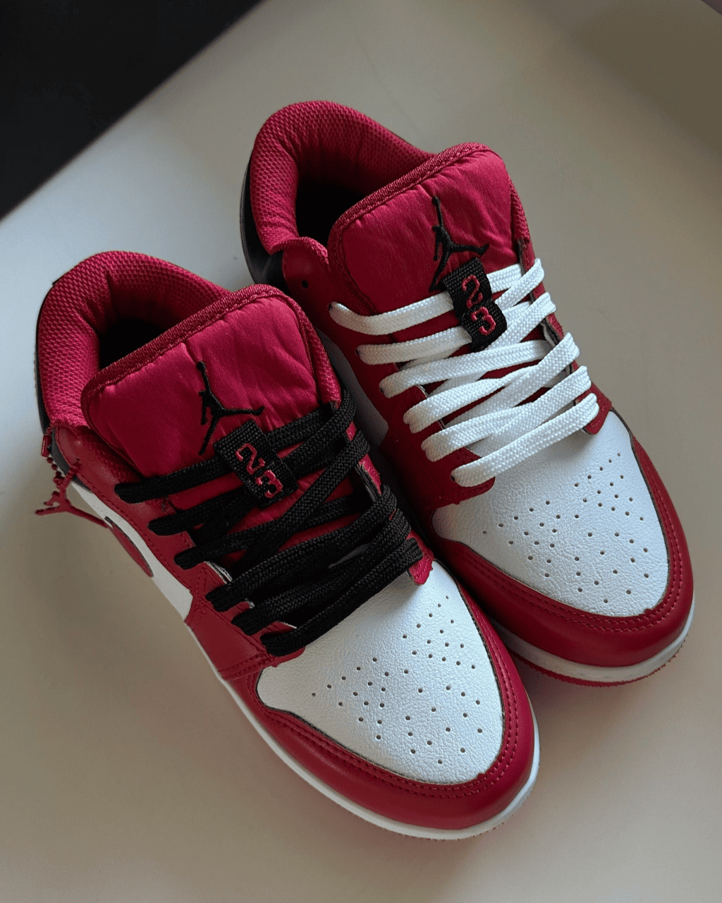 Tênis Jordan Low Vermelho Feminino com Solado em Borracha