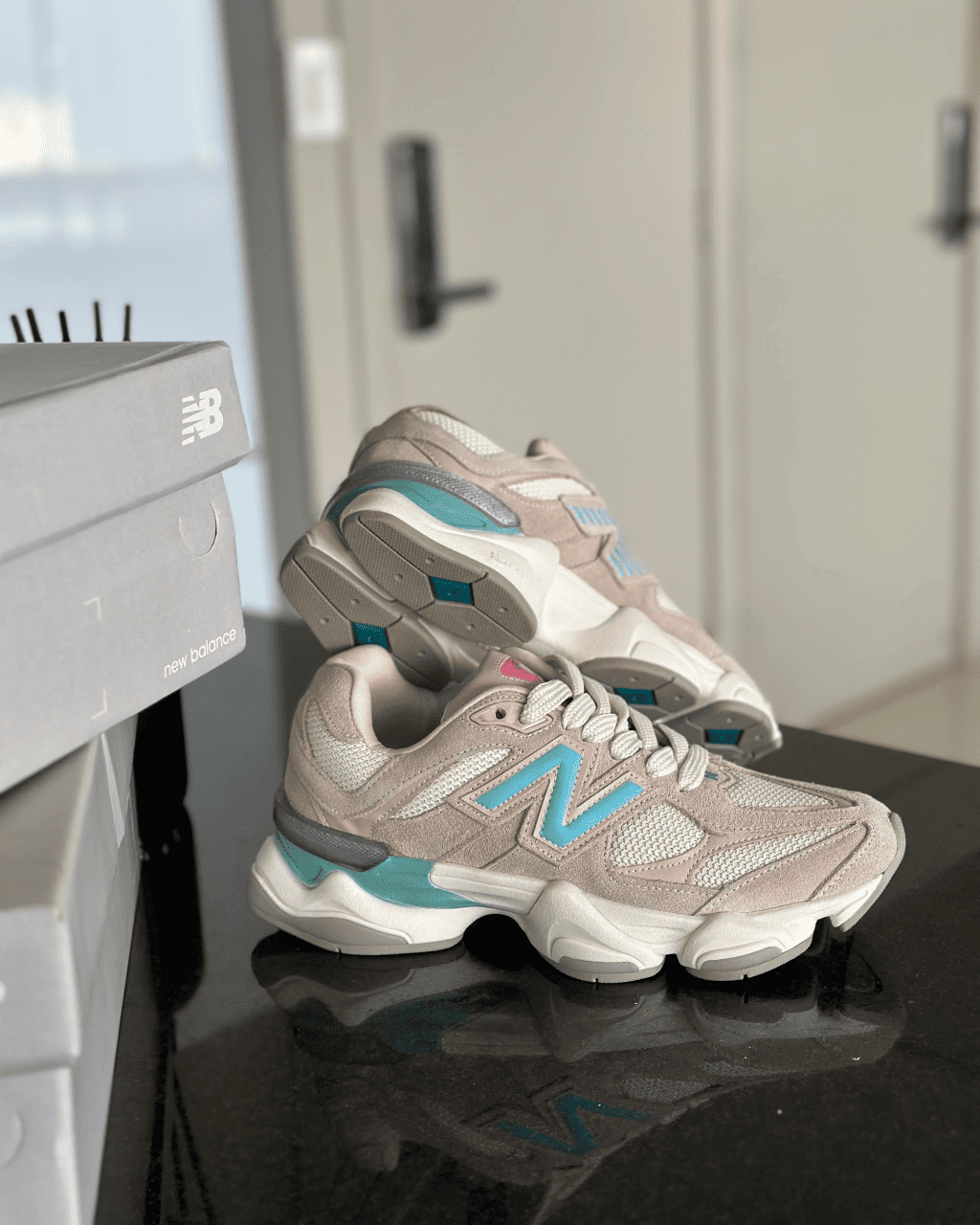 Tênis NB 9060 Bege Feminino em Camurça com Solado Anatômico