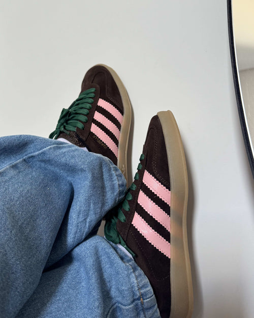 Tênis Gazelle Marrom com Rosa Feminino Retrô