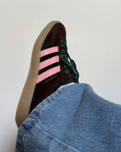 Tênis Gazelle Marrom com Rosa Feminino Retrô
