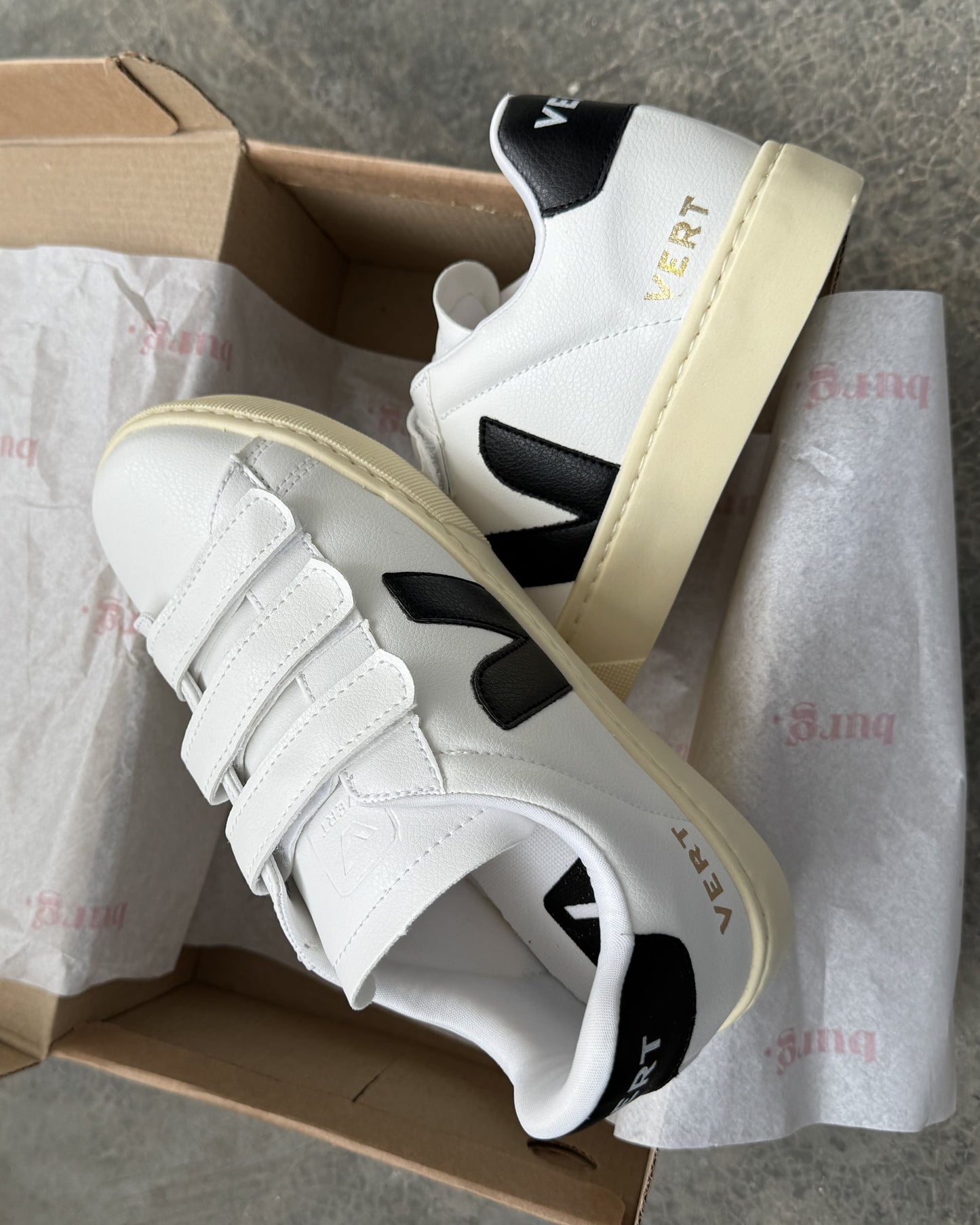 Tênis Vert Off White com Preto