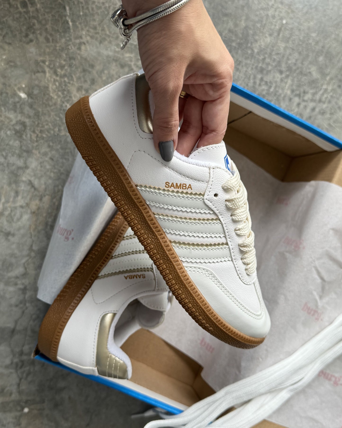 Tênis Samba Off White Dourado Sintetico