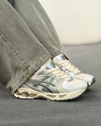 Tênis Asics Kayano Verde Musgo em Mesh