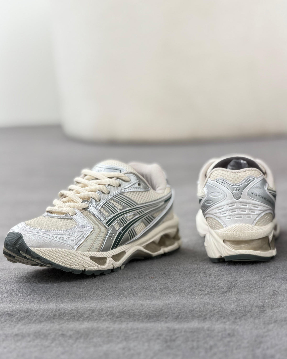 Tênis Asics Kayano Verde Musgo em Mesh