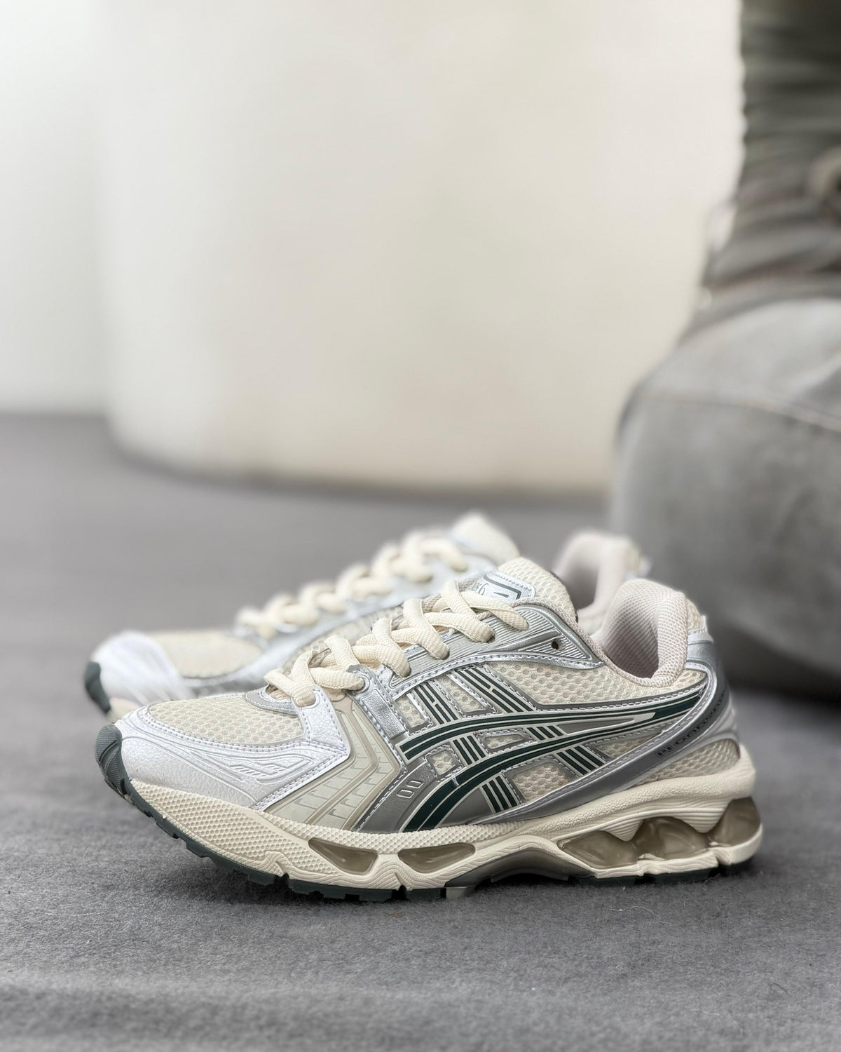Tênis Asics Kayano Verde Musgo em Mesh