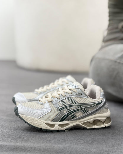 Tênis Asics Kayano Verde Musgo em Mesh