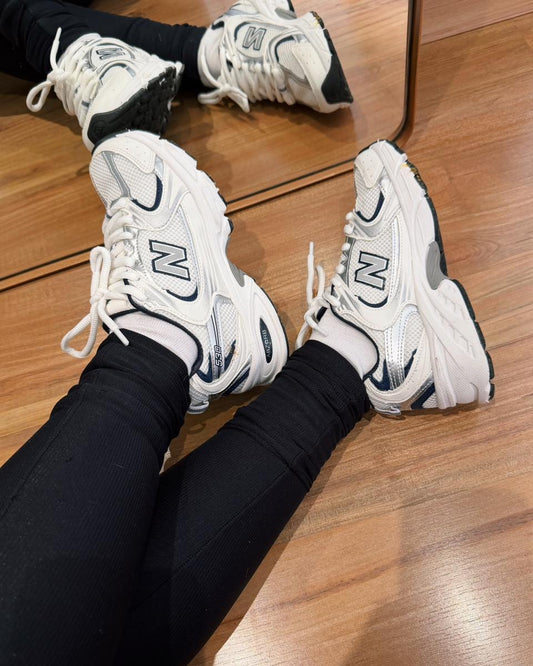 Tênis NB 530 Off White Com Azul Marinho