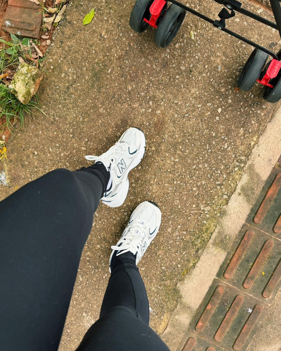 Tênis NB 530 Off White Com Azul Marinho