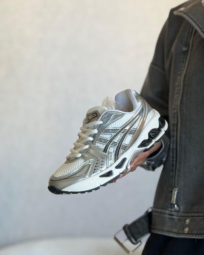 Tênis Asics Kayano Prata e Preto em Mesh