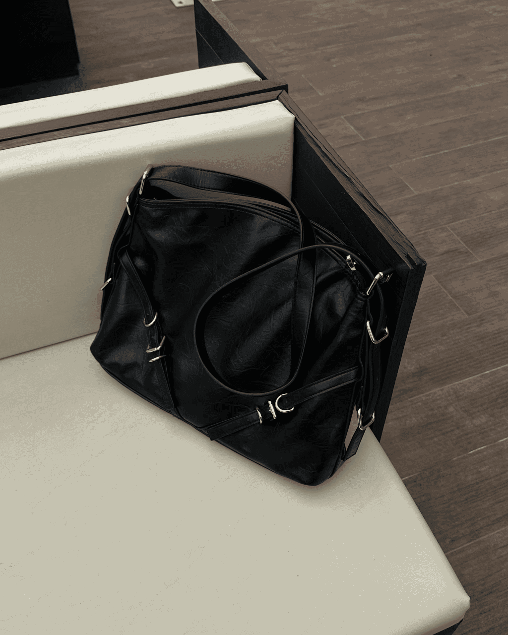 Bolsa Abea Feminina Grande Preta em Couro Sintético com Alça Longa