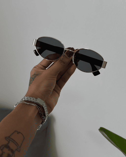 Óculos de sol oval dourado com lentes escuras estilo vintage Jully