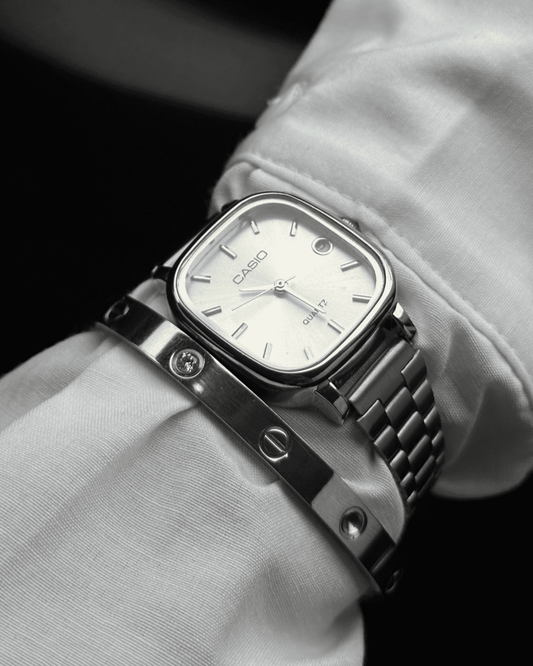 Relógio Casio Feminino Vintage Prata com Mostrador Branco