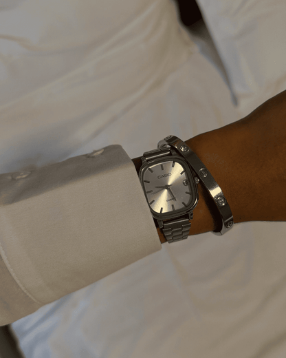 Relógio Casio Feminino Vintage Prata com Mostrador Branco