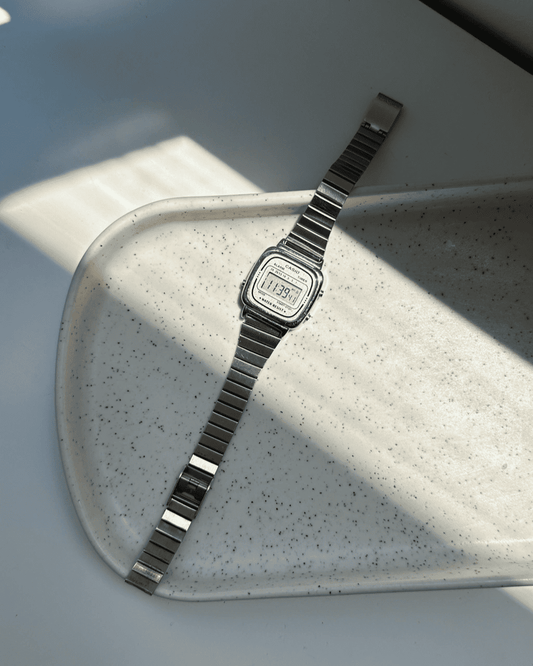 Relógio Mini Casio Feminino Prata Dourado e Preto Vintage Digital