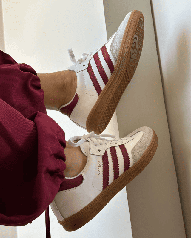 Tênis AD Samba Feminino Branco com Detalhes Vermelhos em Couro