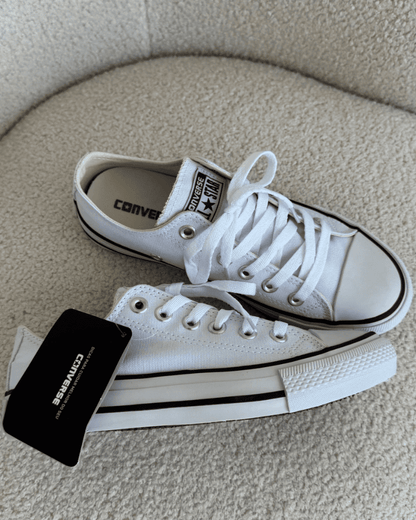 Tênis All Star branco feminino cano baixo com solado vulcanizado clássico