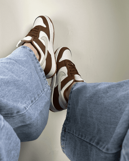 Tênis Dunk Marrom e Off White Feminino Casual com Duas Opções de Cadarço