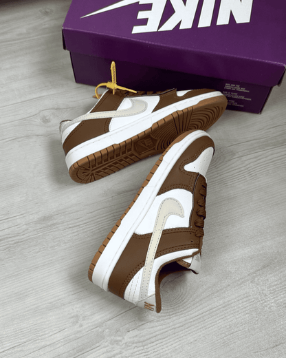Tênis Dunk Marrom e Off White Feminino Casual com Duas Opções de Cadarço
