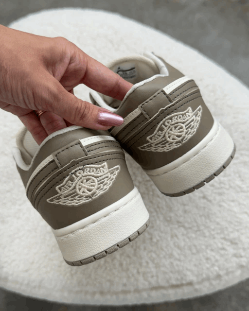 Tênis Jordan Low Expresso Feminino com Cadarço Extra