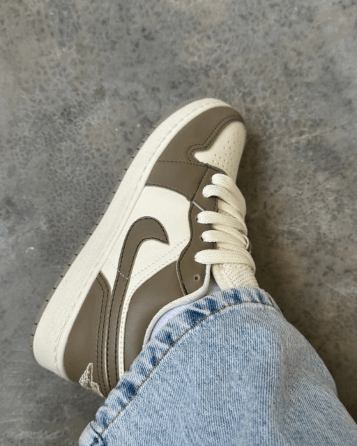 Tênis Jordan Low Expresso Feminino com Cadarço Extra