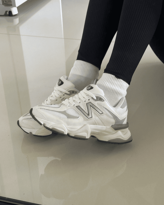 Tênis NB 9060 Branco Feminino com Design Retrô e Solado Anatômico